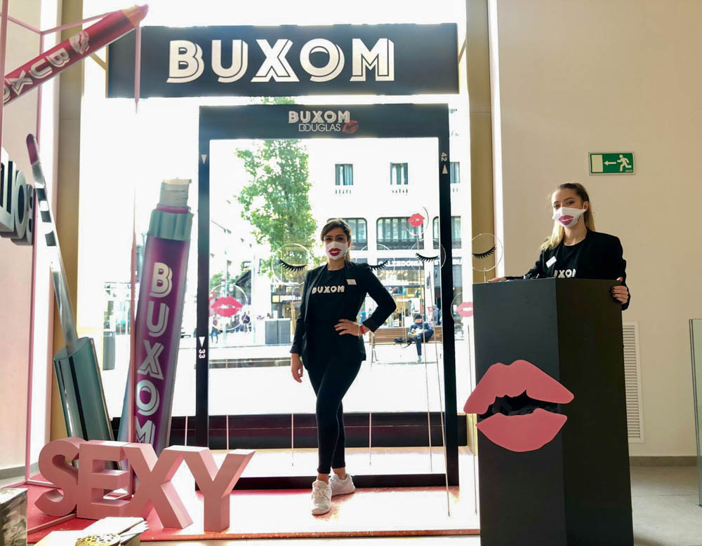 Maquilladoras Touch Up Promotions para firma Buxom